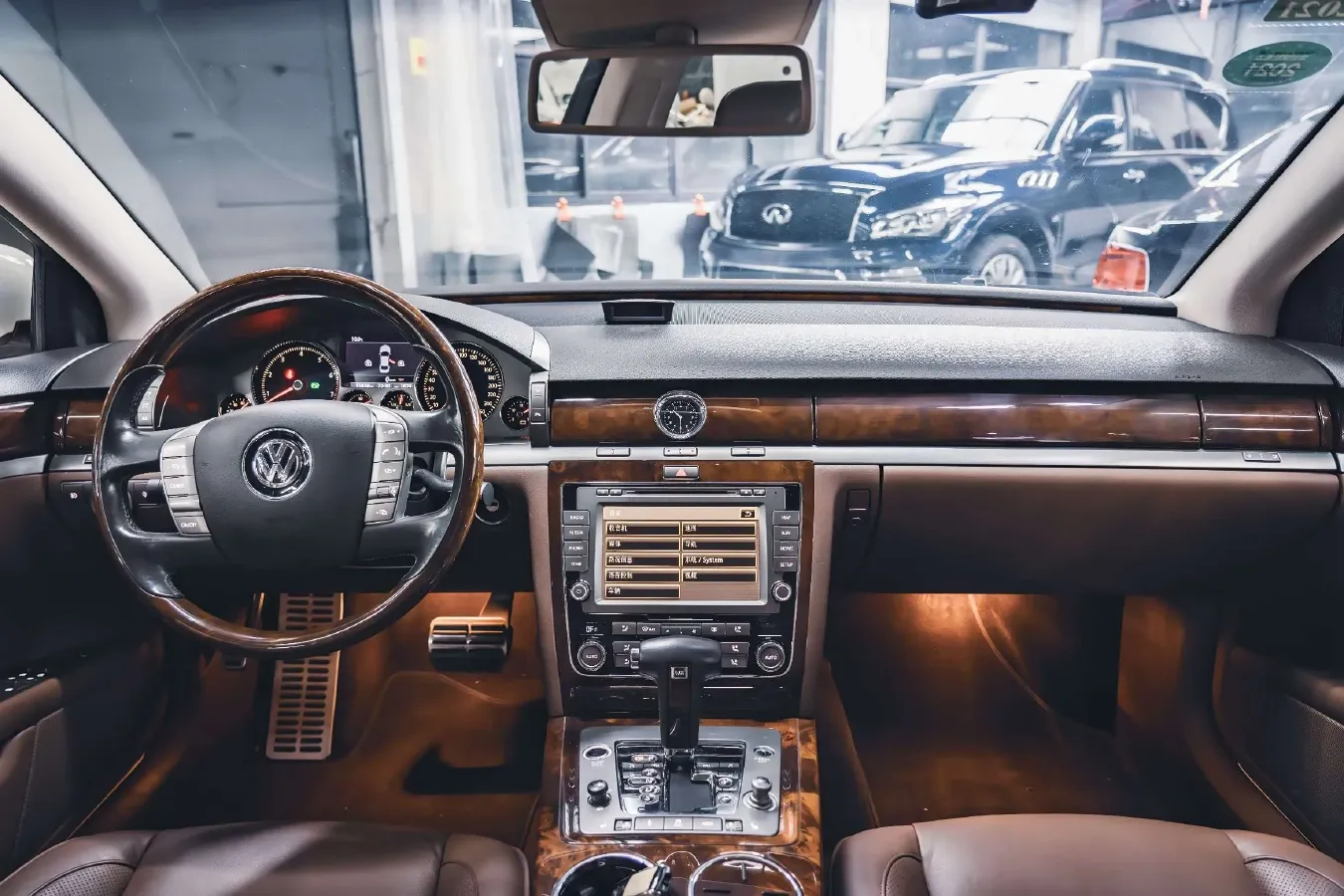 2012 Volkswagen Pheaton 3.0L 250HP V6 6AT,autocango,china used car exporter,china ev exporter,chinese used car exporter,chinese used ev exporter