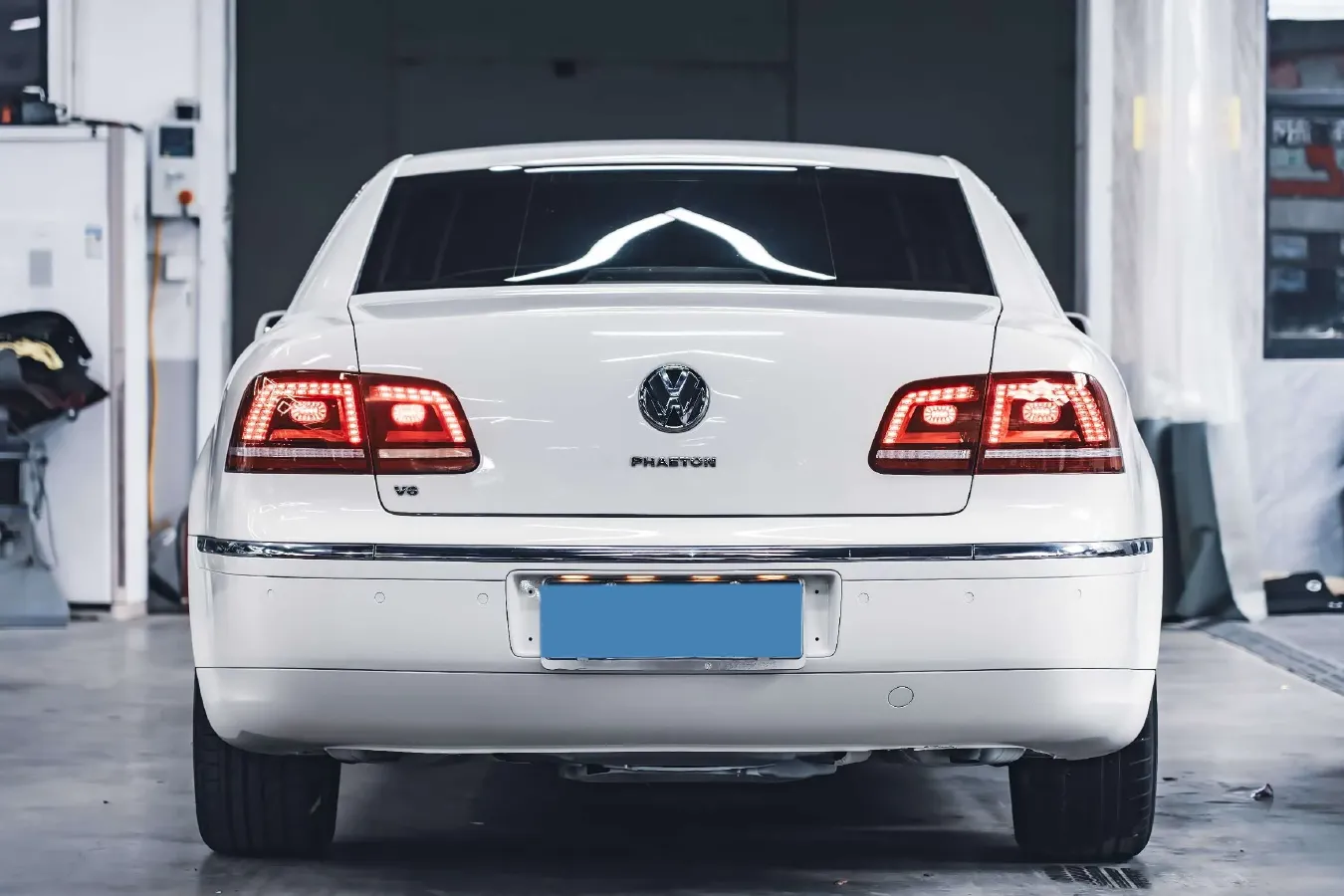 2012 Volkswagen Pheaton 3.0L 250HP V6 6AT,autocango,china used car exporter,china ev exporter,chinese used car exporter,chinese used ev exporter