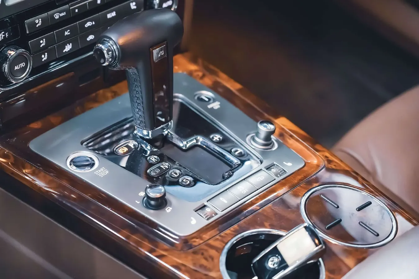 2012 Volkswagen Pheaton 3.0L 250HP V6 6AT,autocango,china used car exporter,china ev exporter,chinese used car exporter,chinese used ev exporter