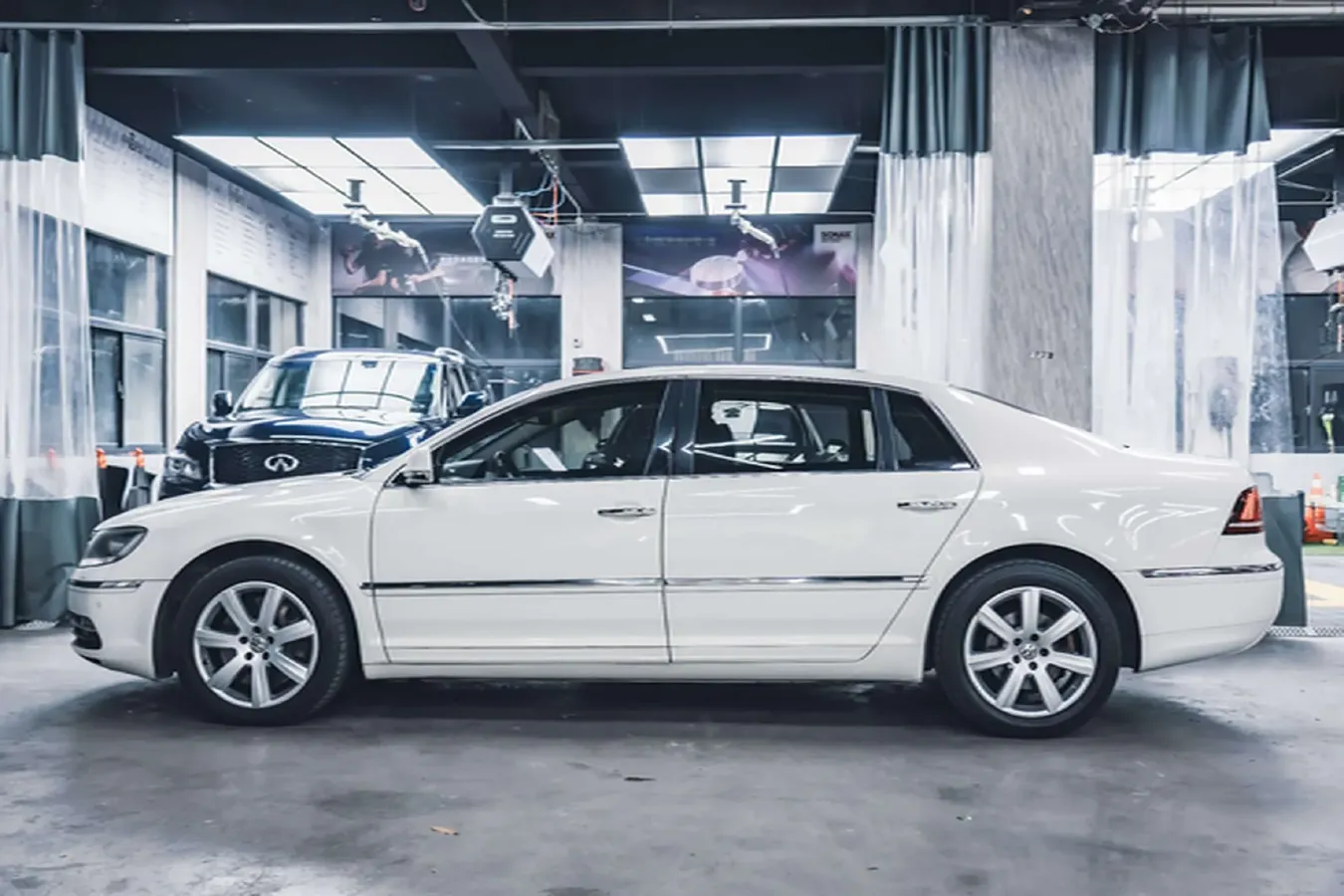 2012 Volkswagen Pheaton 3.0L 250HP V6 6AT,autocango,china used car exporter,china ev exporter,chinese used car exporter,chinese used ev exporter