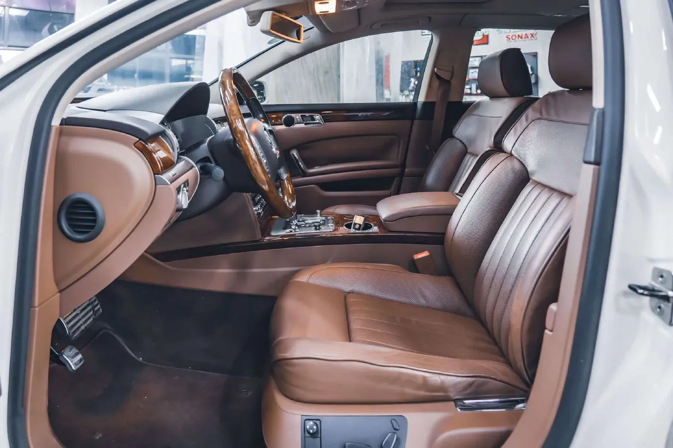 2012 Volkswagen Pheaton 3.0L 250HP V6 6AT,autocango,china used car exporter,china ev exporter,chinese used car exporter,chinese used ev exporter