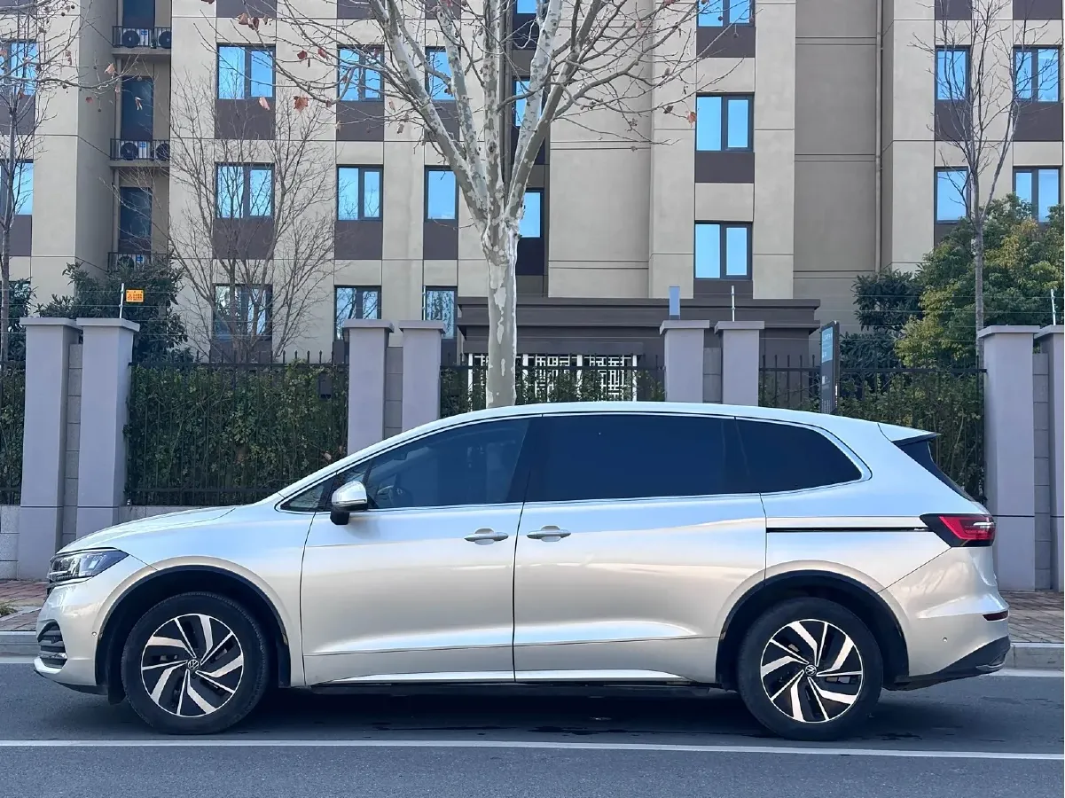 2020 Volkswagen Viloran 2.0T 186HP L4 7DCT,autocango,china used car exporter,china ev exporter,chinese used car exporter,chinese used ev exporter