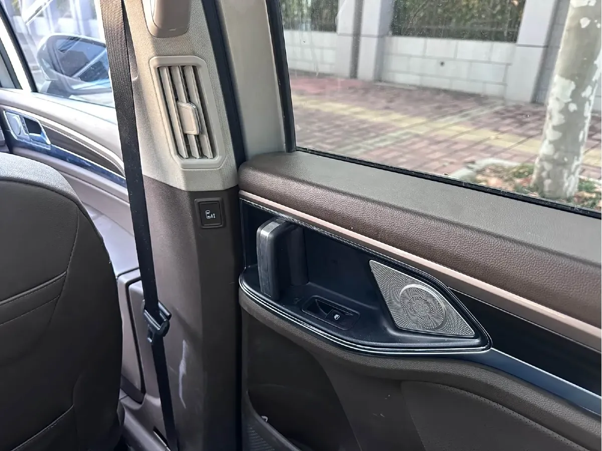 2020 Volkswagen Viloran 2.0T 186HP L4 7DCT,autocango,china used car exporter,china ev exporter,chinese used car exporter,chinese used ev exporter