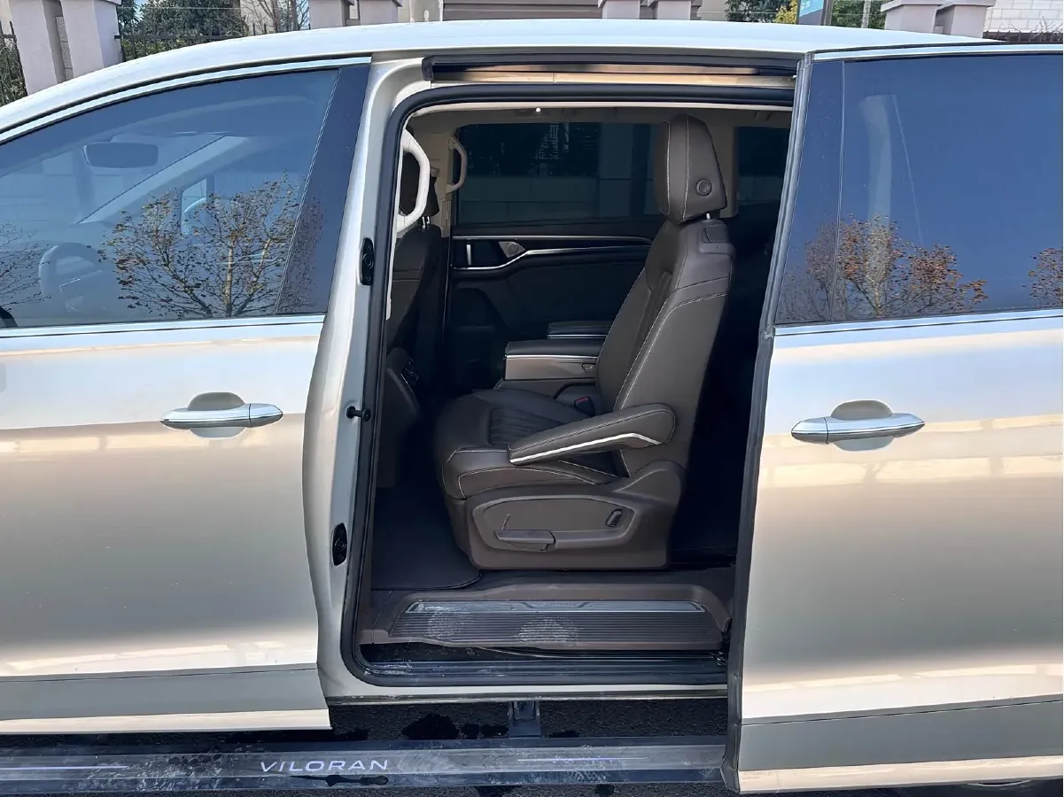 2020 Volkswagen Viloran 2.0T 186HP L4 7DCT,autocango,china used car exporter,china ev exporter,chinese used car exporter,chinese used ev exporter