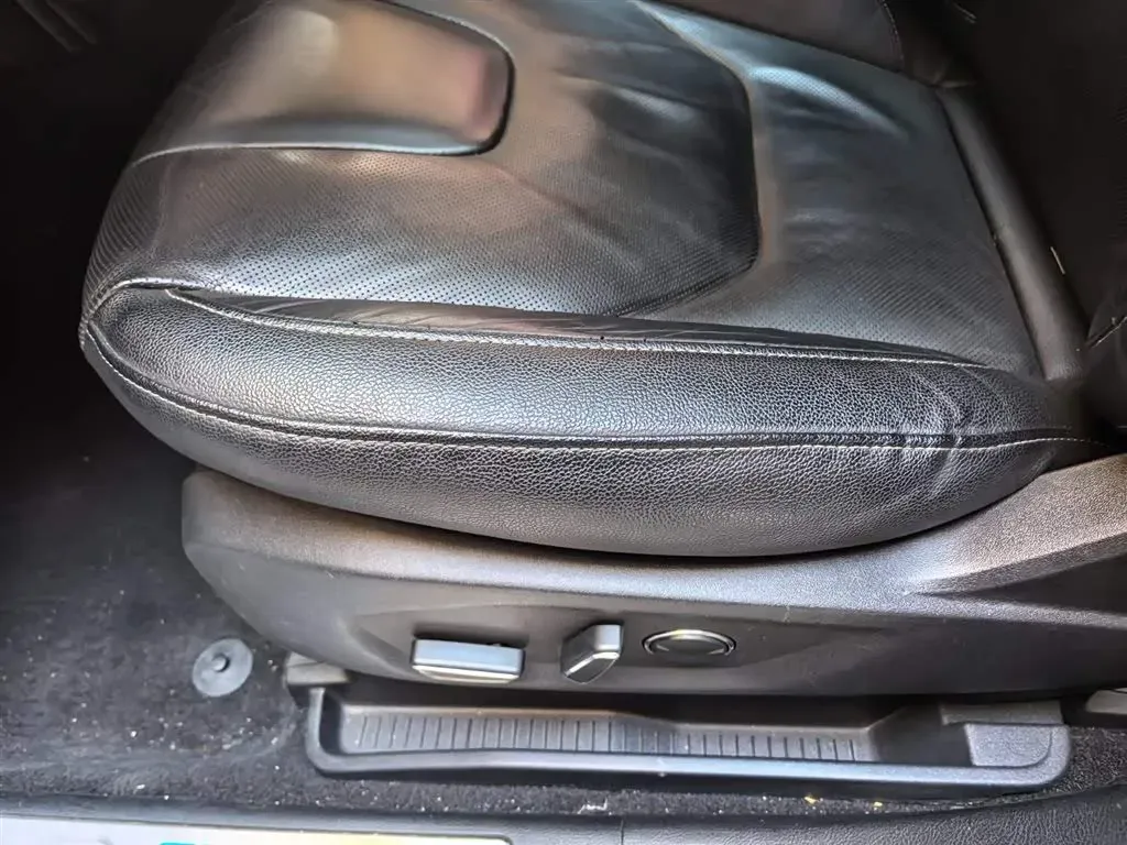 2016 Ford Edge 2.0T 245HP L4 6AT,autocango,china used car exporter,china ev exporter,chinese used car exporter,chinese used ev exporter