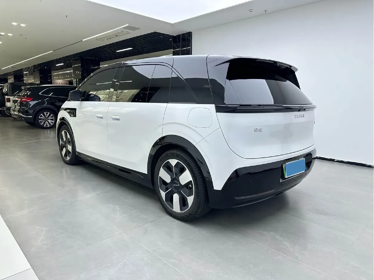 2025 Zeekr MIX BEV 102KWH,autocango,china used car exporter,china ev exporter,chinese used car exporter,chinese used ev exporter
