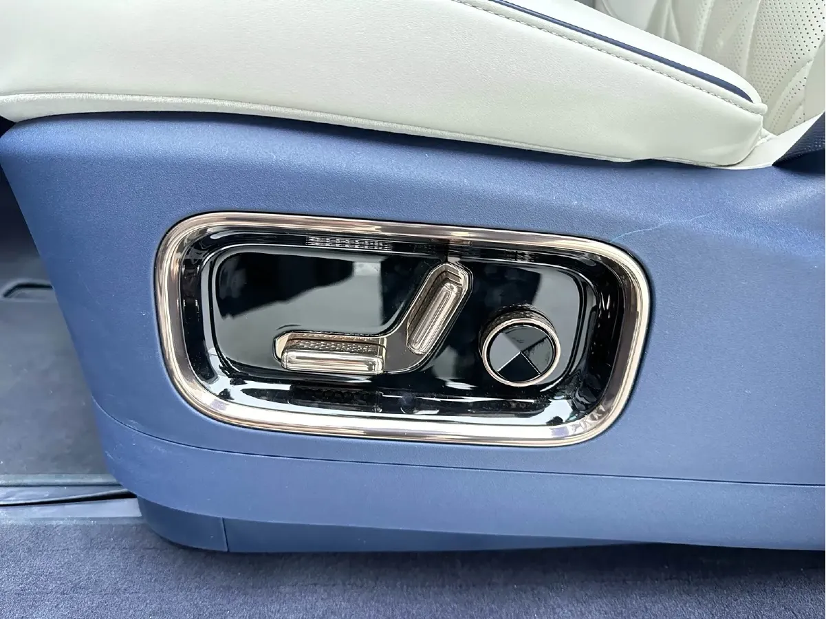 2025 Zeekr MIX BEV 102KWH,autocango,china used car exporter,china ev exporter,chinese used car exporter,chinese used ev exporter