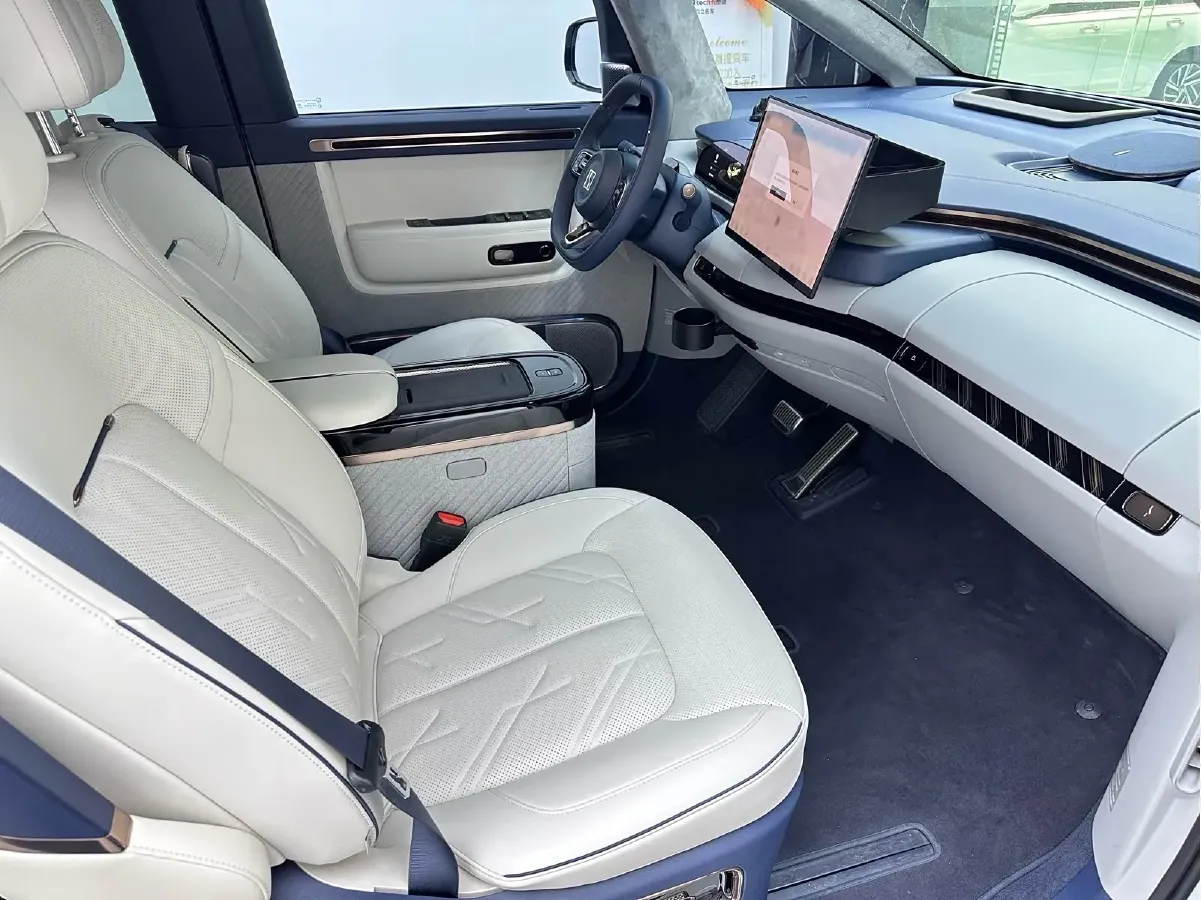 2025 Zeekr MIX BEV 102KWH,autocango,china used car exporter,china ev exporter,chinese used car exporter,chinese used ev exporter