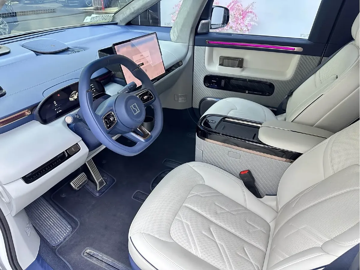 2025 Zeekr MIX BEV 102KWH,autocango,china used car exporter,china ev exporter,chinese used car exporter,chinese used ev exporter