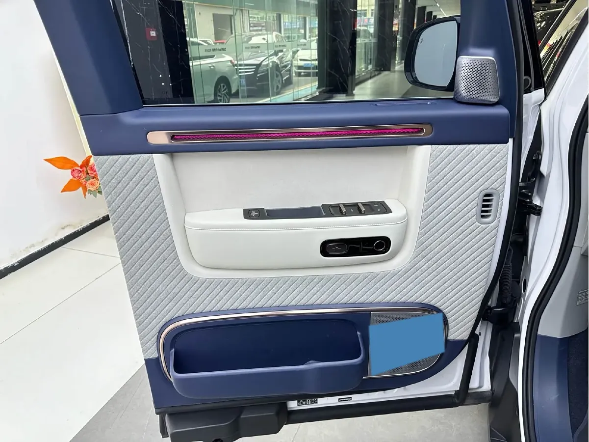 2025 Zeekr MIX BEV 102KWH,autocango,china used car exporter,china ev exporter,chinese used car exporter,chinese used ev exporter