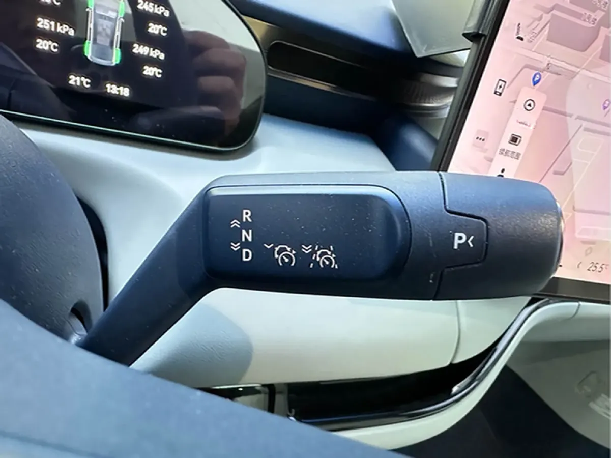 2025 Zeekr MIX BEV 102KWH,autocango,china used car exporter,china ev exporter,chinese used car exporter,chinese used ev exporter