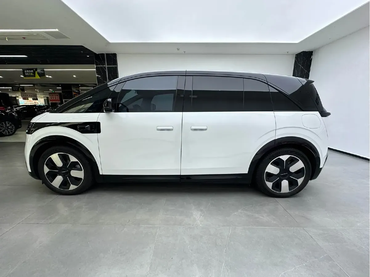 2025 Zeekr MIX BEV 102KWH,autocango,china used car exporter,china ev exporter,chinese used car exporter,chinese used ev exporter