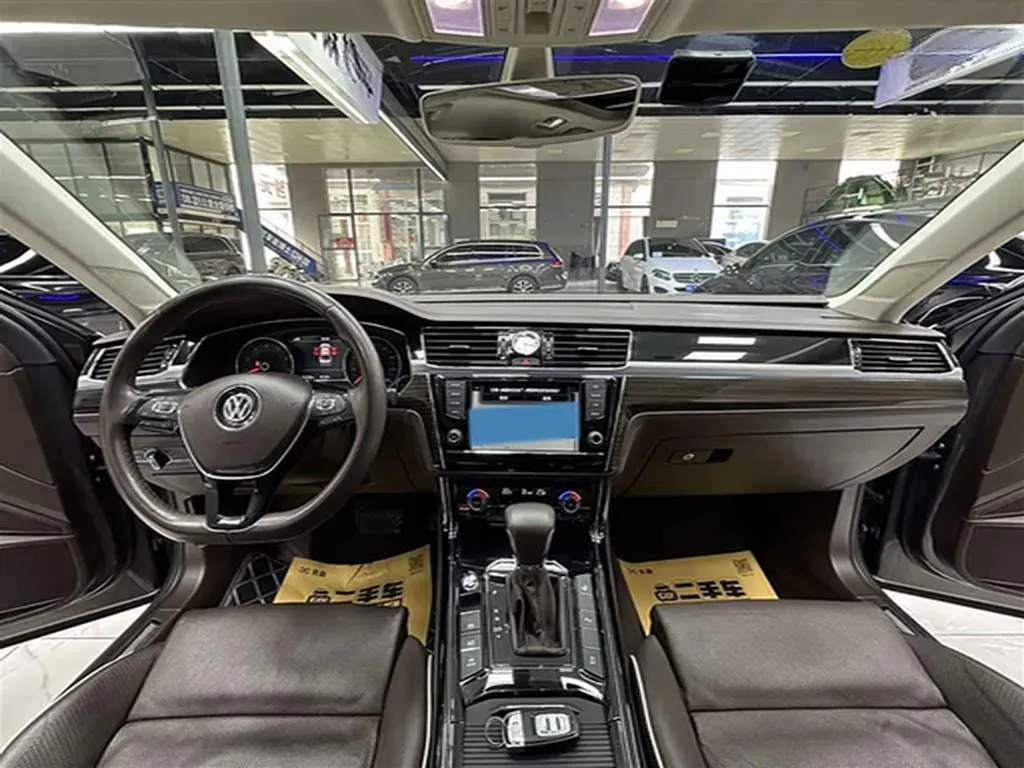 2016 Volkswagen Phideon 2.0T 224HP L4 7DCT,autocango,china used car exporter,china ev exporter,chinese used car exporter,chinese used ev exporter