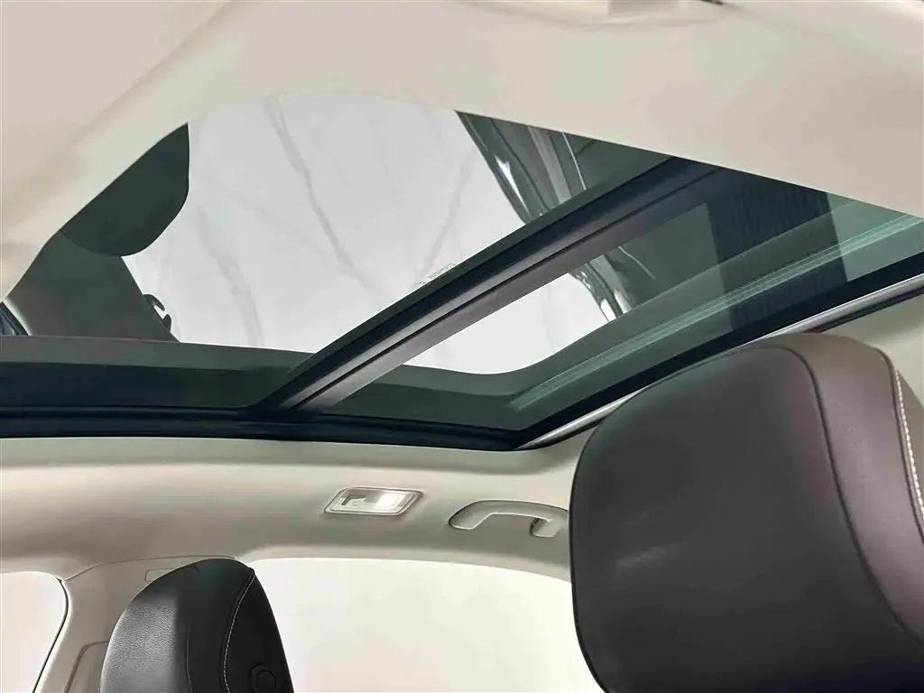 2016 Volkswagen Phideon 2.0T 224HP L4 7DCT,autocango,china used car exporter,china ev exporter,chinese used car exporter,chinese used ev exporter