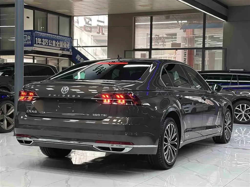 2016 Volkswagen Phideon 2.0T 224HP L4 7DCT,autocango,china used car exporter,china ev exporter,chinese used car exporter,chinese used ev exporter