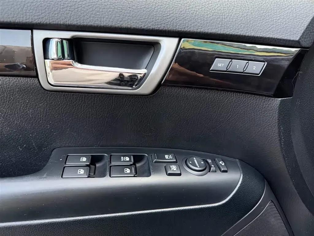 2013 Kia Borrego 3.8L 274HP V6 5AT,autocango,china used car exporter,china ev exporter,chinese used car exporter,chinese used ev exporter