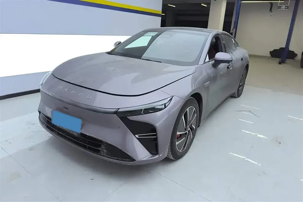 2025 Exceed Sterra ES REEV 156HP REEV 34.7KWH