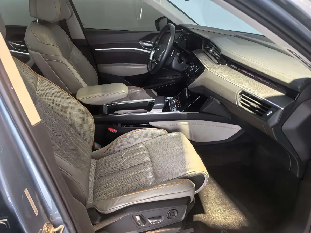 2021 Audi e-tron BEV 96.7KWH,autocango,china used car exporter,china ev exporter,chinese used car exporter,chinese used ev exporter