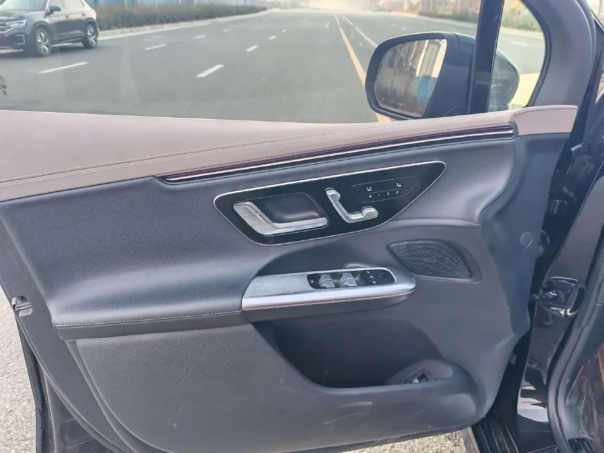 2024 Mercedes-Benz EQE SUV BEV 96.1KWH,autocango,china used car exporter,china ev exporter,chinese used car exporter,chinese used ev exporter