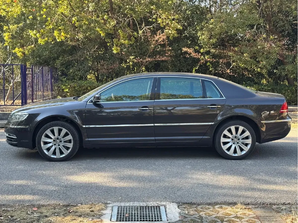 2011 Volkswagen Pheaton 3.6L 280HP V6 6AT,autocango,china used car exporter,china ev exporter,chinese used car exporter,chinese used ev exporter