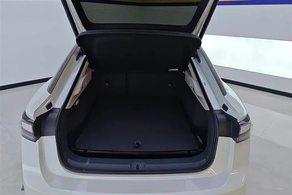 2024 Volkswagen ID.7 Vizzion BEV 84.8KWH,autocango,china used car exporter,china ev exporter,chinese used car exporter,chinese used ev exporter