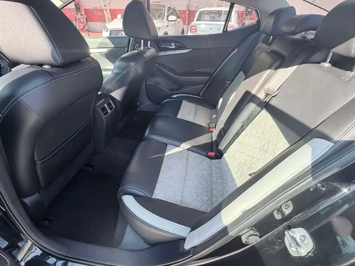 2016 Nissan Maxima 2.5L 186HP L4 CVT,autocango,china used car exporter,china ev exporter,chinese used car exporter,chinese used ev exporter