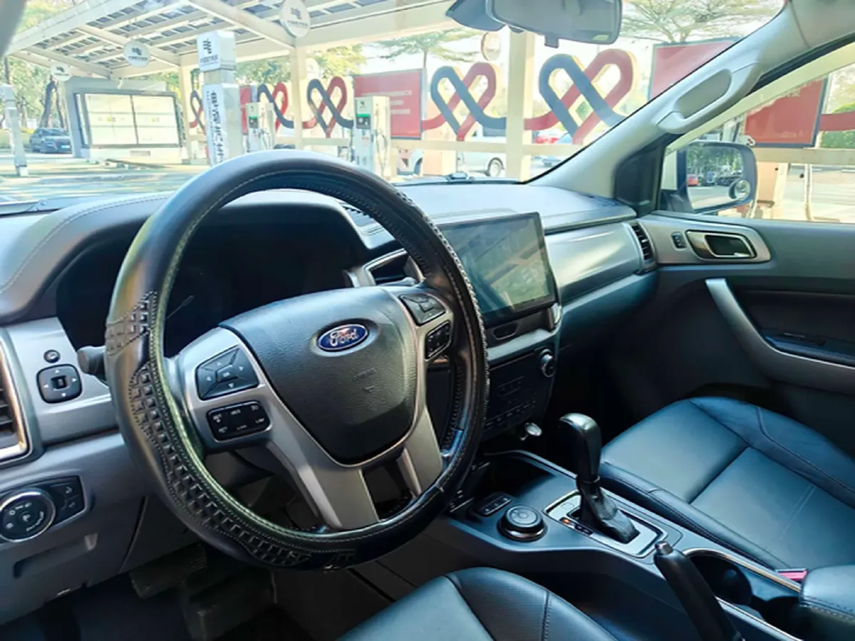 2016 Ford Everest 2.0T 245HP L4 6AT,autocango,china used car exporter,china ev exporter,chinese used car exporter,chinese used ev exporter