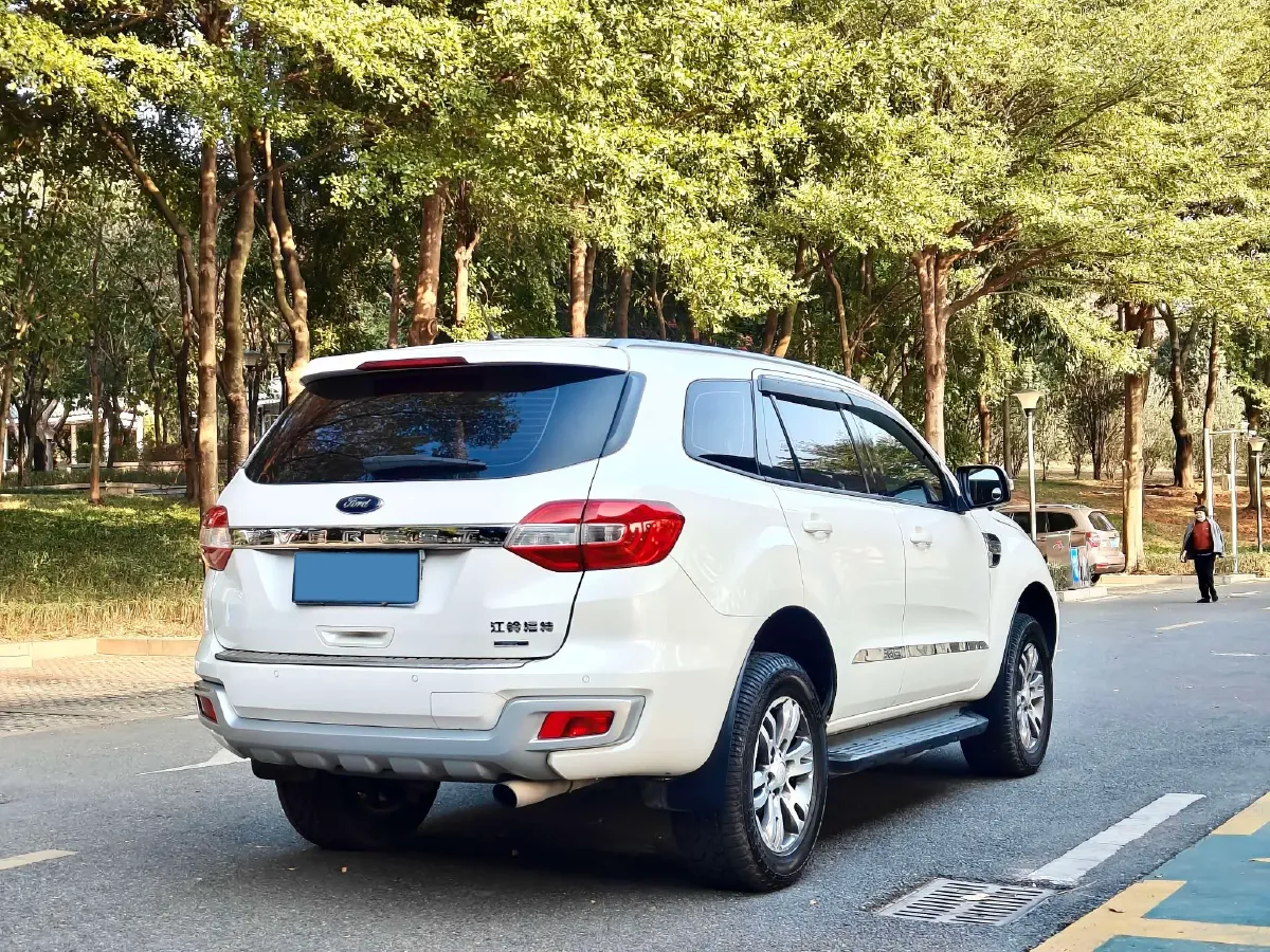 2016 Ford Everest 2.0T 245HP L4 6AT,autocango,china used car exporter,china ev exporter,chinese used car exporter,chinese used ev exporter