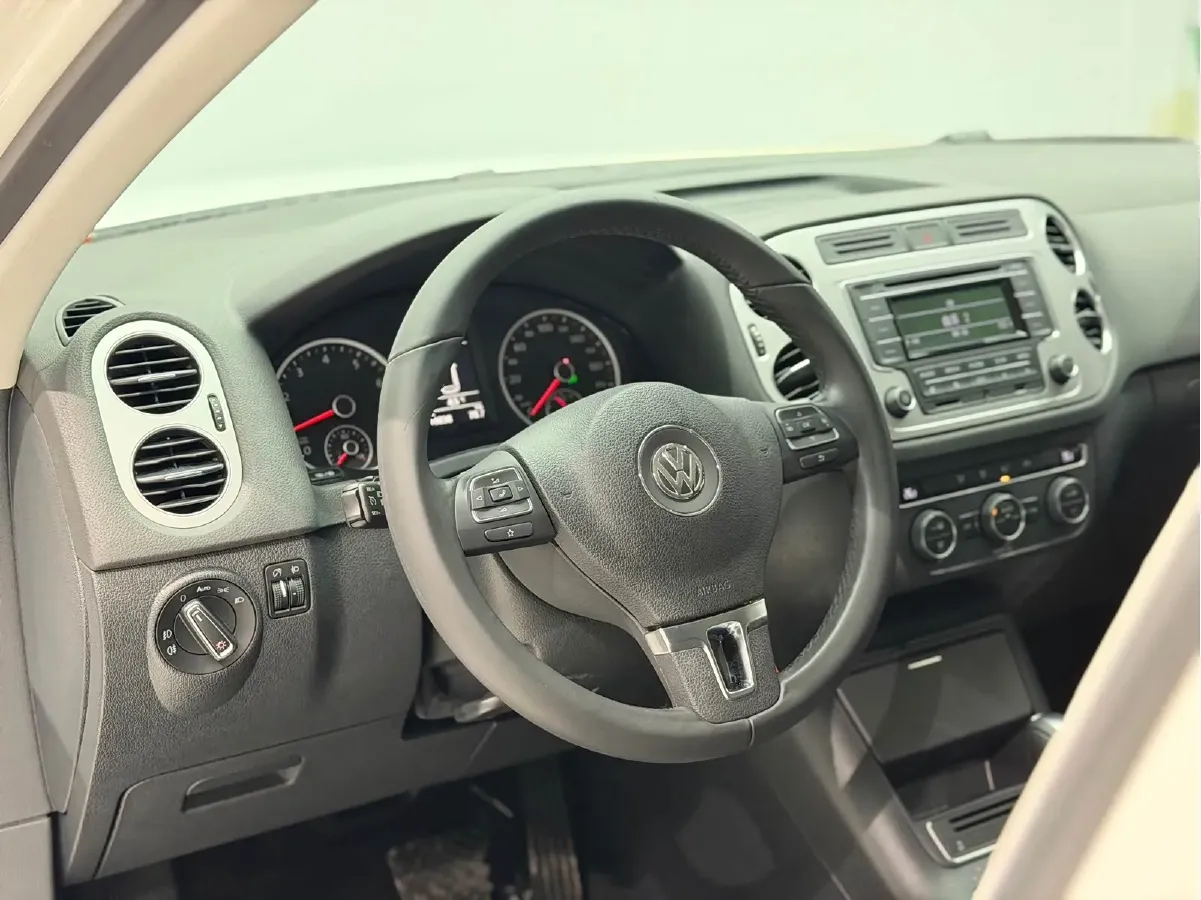 2016 Volkswagen Tiguan 1.8T 160HP L4 6AT,autocango,china used car exporter,china ev exporter,chinese used car exporter,chinese used ev exporter