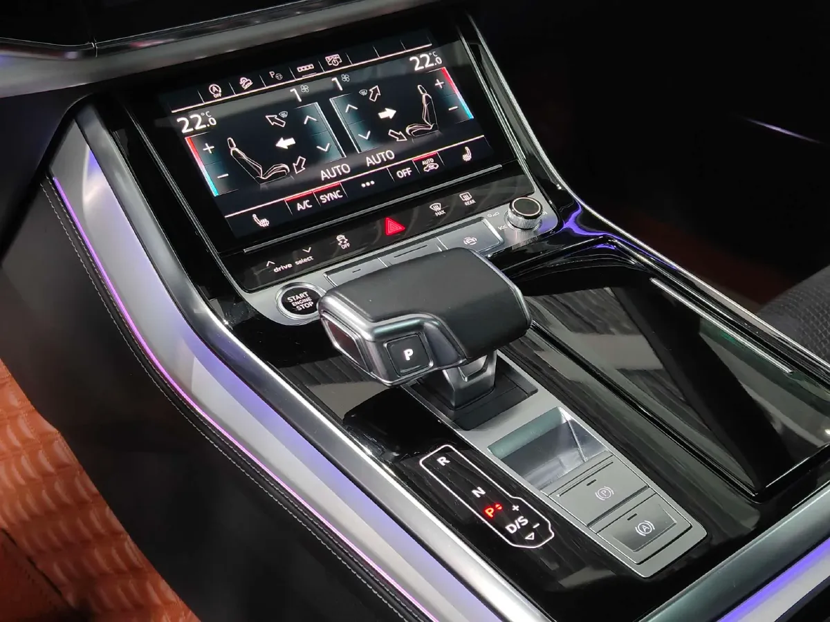 2021 Audi Q8 3.0T 340HP V6 8AT,autocango,china used car exporter,china ev exporter,chinese used car exporter,chinese used ev exporter