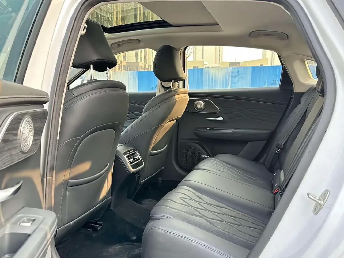 2025 Chery Arrizo 8 Pro 1.6T 197HP L4 7DCT,autocango,china used car exporter,china ev exporter,chinese used car exporter,chinese used ev exporter