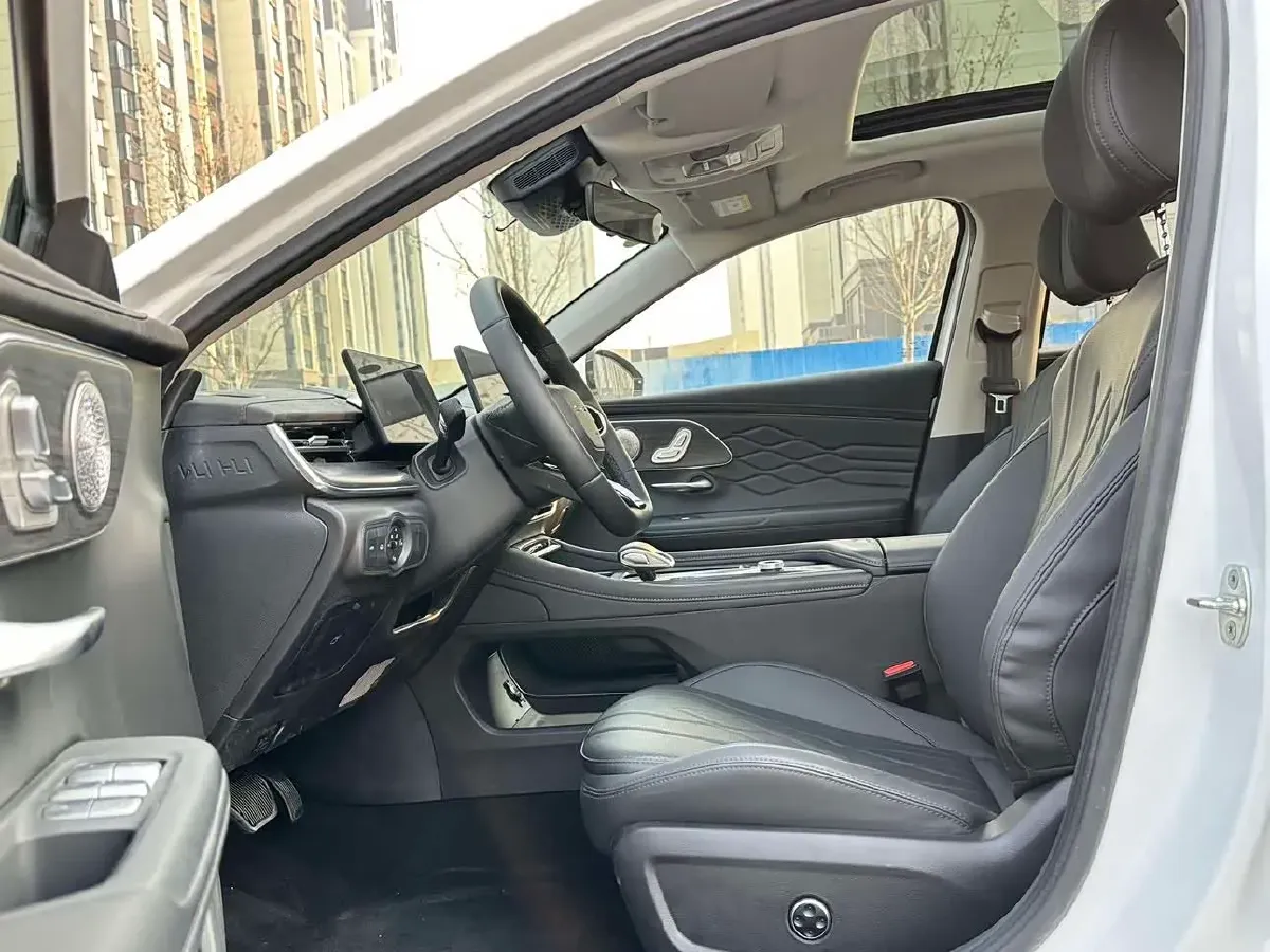 2025 Chery Arrizo 8 Pro 1.6T 197HP L4 7DCT,autocango,china used car exporter,china ev exporter,chinese used car exporter,chinese used ev exporter