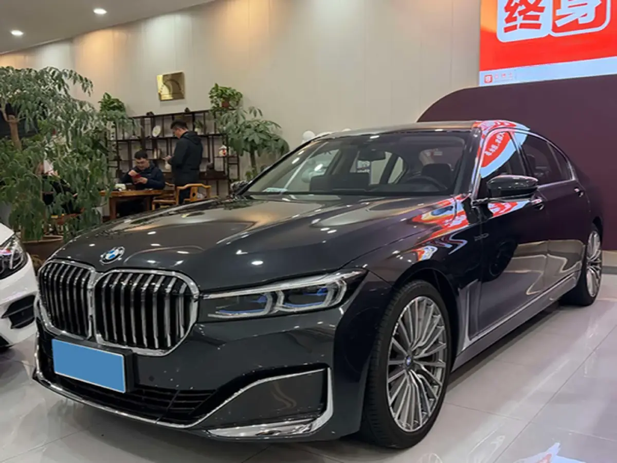 2019 BMW 7 Series 3.0T 340HP L6 8AT