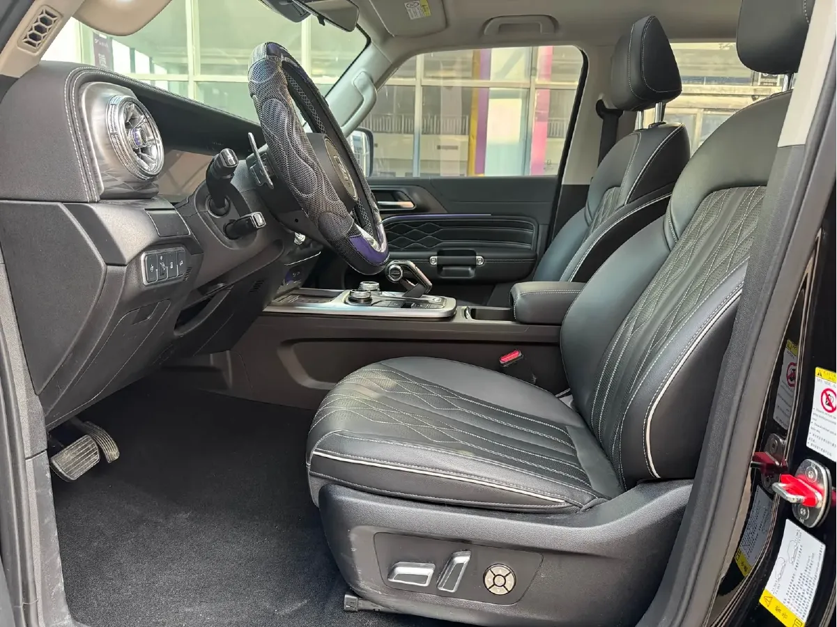 2021 Tank 300 2.0T 227HP L4 8AT,autocango,china used car exporter,china ev exporter,chinese used car exporter,chinese used ev exporter