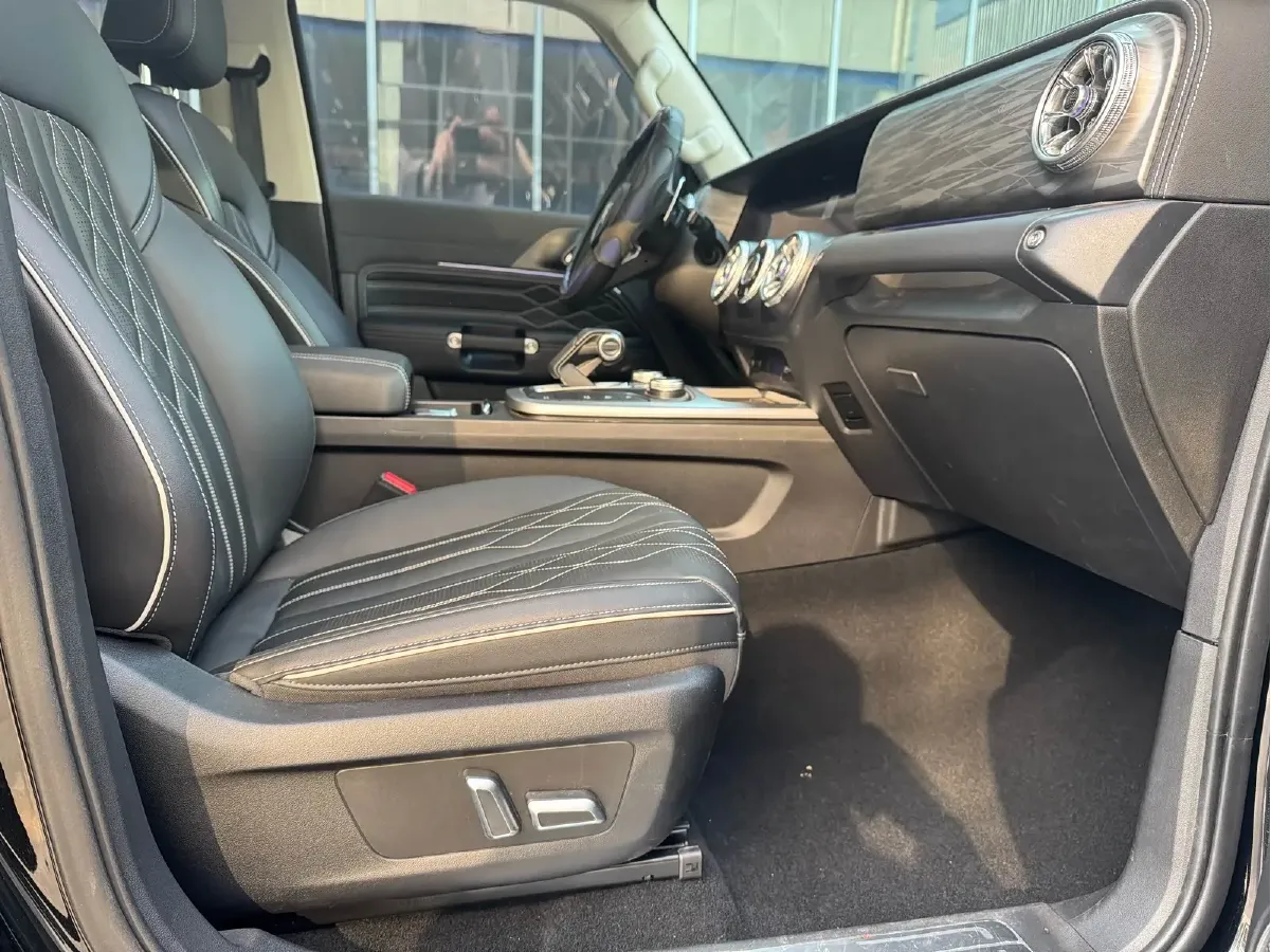 2021 Tank 300 2.0T 227HP L4 8AT,autocango,china used car exporter,china ev exporter,chinese used car exporter,chinese used ev exporter