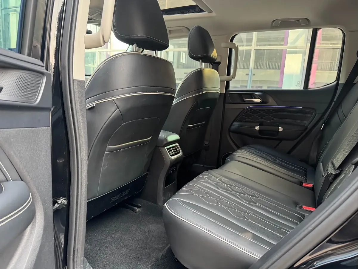 2021 Tank 300 2.0T 227HP L4 8AT,autocango,china used car exporter,china ev exporter,chinese used car exporter,chinese used ev exporter