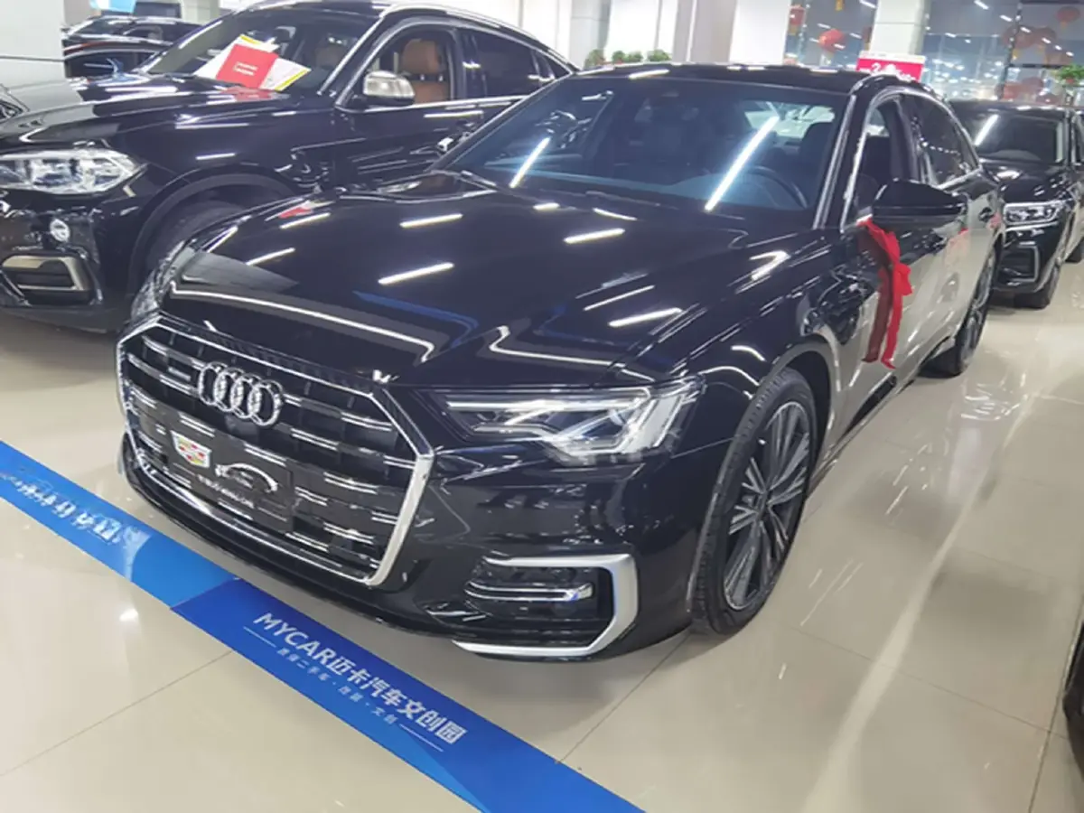 2025 Audi A6L 2.0T 245HP L4 7DCT