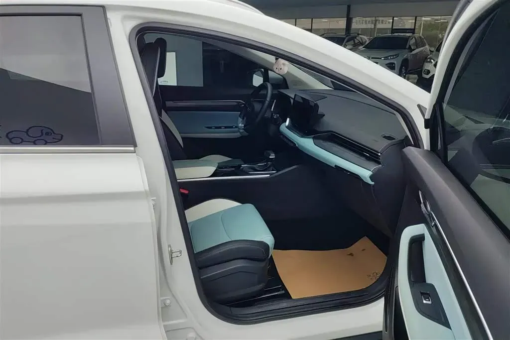 2022 Geely Emgrand S 1.4T 141HP L4 CVT,autocango,china used car exporter,china ev exporter,chinese used car exporter,chinese used ev exporter