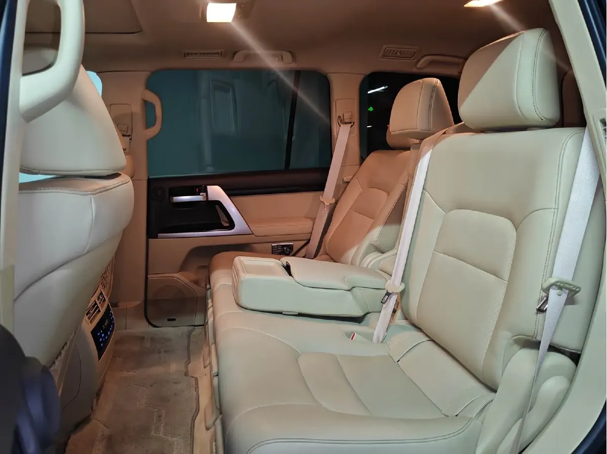 2016 Toyota Land Cruiser 4.0L 275HP V6 5AT,autocango,china used car exporter,china ev exporter,chinese used car exporter,chinese used ev exporter