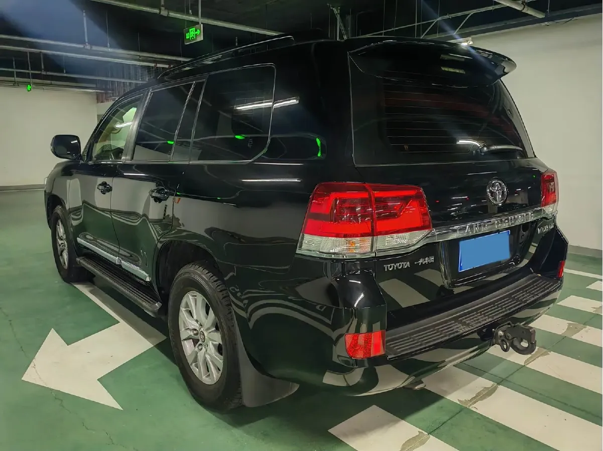 2016 Toyota Land Cruiser 4.0L 275HP V6 5AT,autocango,china used car exporter,china ev exporter,chinese used car exporter,chinese used ev exporter