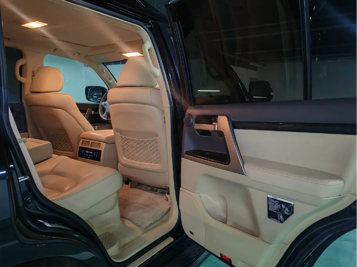 2016 Toyota Land Cruiser 4.0L 275HP V6 5AT,autocango,china used car exporter,china ev exporter,chinese used car exporter,chinese used ev exporter