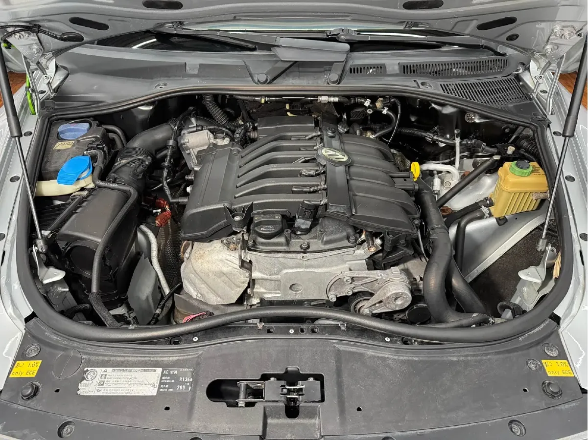 2010 Volkswagen Touareg 3.6L 280HP V6 6AT,autocango,china used car exporter,china ev exporter,chinese used car exporter,chinese used ev exporter