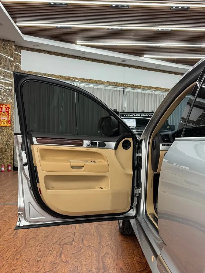 2010 Volkswagen Touareg 3.6L 280HP V6 6AT,autocango,china used car exporter,china ev exporter,chinese used car exporter,chinese used ev exporter