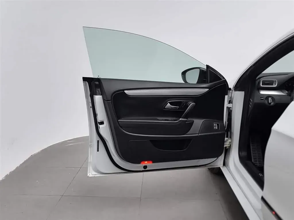 2013 Volkswagen CC 1.8T 160HP L4 7DCT,autocango,china used car exporter,china ev exporter,chinese used car exporter,chinese used ev exporter