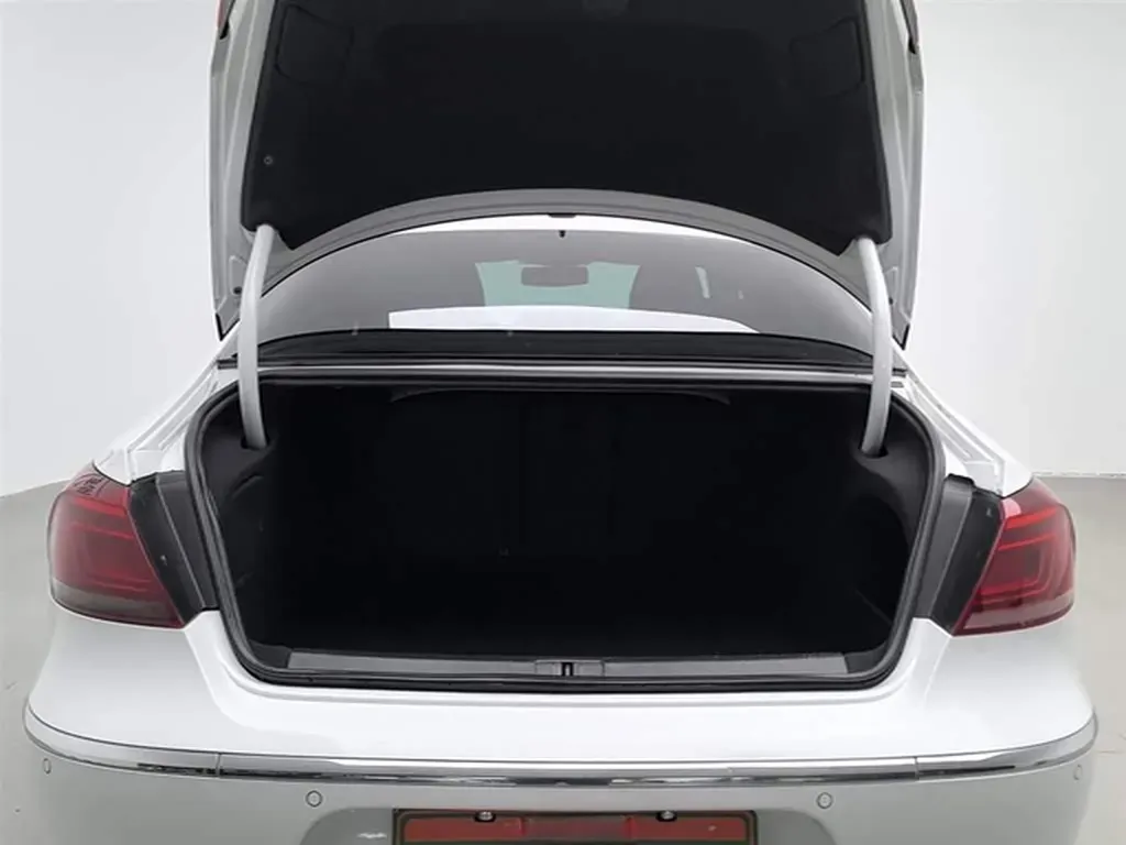 2013 Volkswagen CC 1.8T 160HP L4 7DCT,autocango,china used car exporter,china ev exporter,chinese used car exporter,chinese used ev exporter