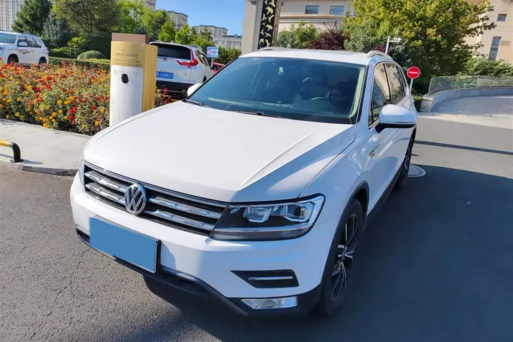 2019 Volkswagen Tiguan L 2.0T 186HP L4 7DCT