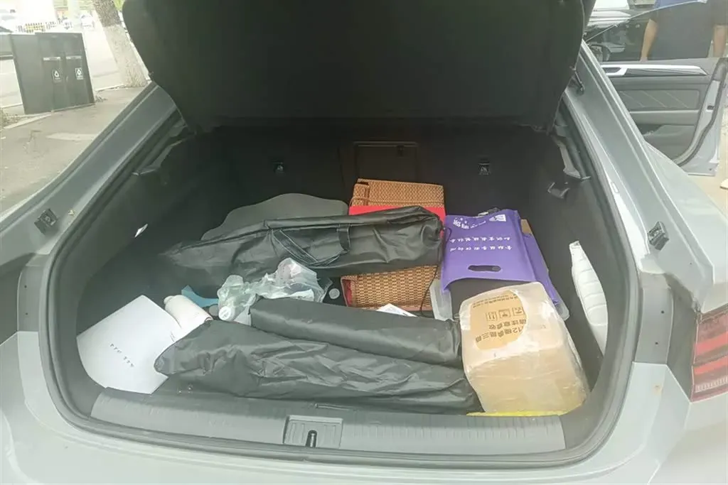 2021 Volkswagen CC 2.0T 220HP L4 7DCT,autocango,china used car exporter,china ev exporter,chinese used car exporter,chinese used ev exporter