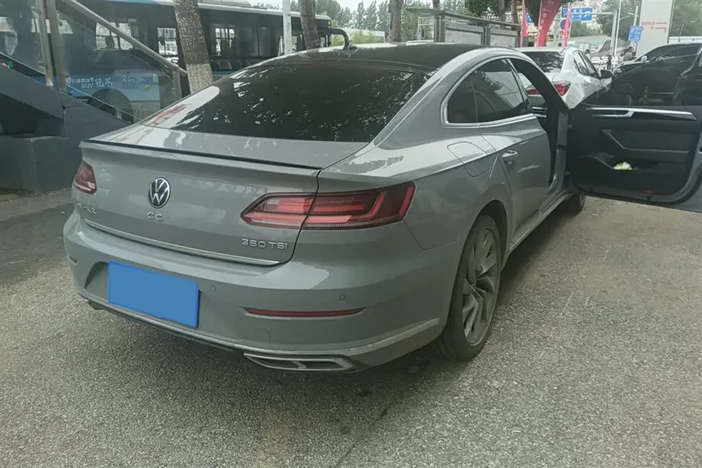 2021 Volkswagen CC 2.0T 220HP L4 7DCT,autocango,china used car exporter,china ev exporter,chinese used car exporter,chinese used ev exporter