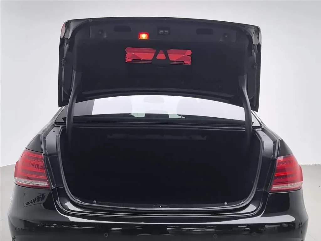 2015 Mercedes-Benz E Class 2.0T 211HP L4 7AT,autocango,china used car exporter,china ev exporter,chinese used car exporter,chinese used ev exporter