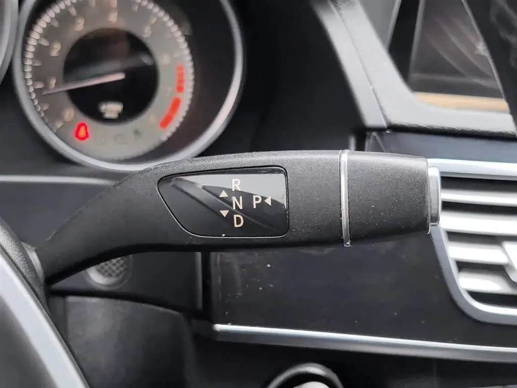 2015 Mercedes-Benz E Class 2.0T 211HP L4 7AT,autocango,china used car exporter,china ev exporter,chinese used car exporter,chinese used ev exporter